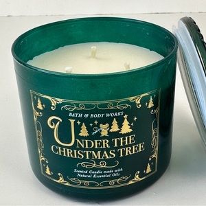 UNDER THE CHRISTMAS TREE  Bath & Body Works 3 Wick Candle Essential Oils 14.5 oz
